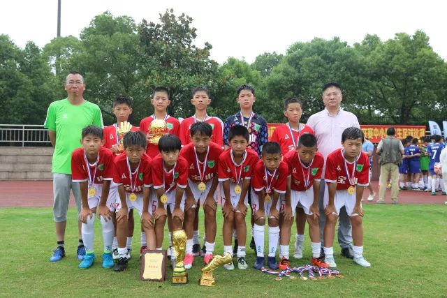 Amick谈里夫斯续约：卢卡要求湖人明智花钱 增强阵容深度和平衡性